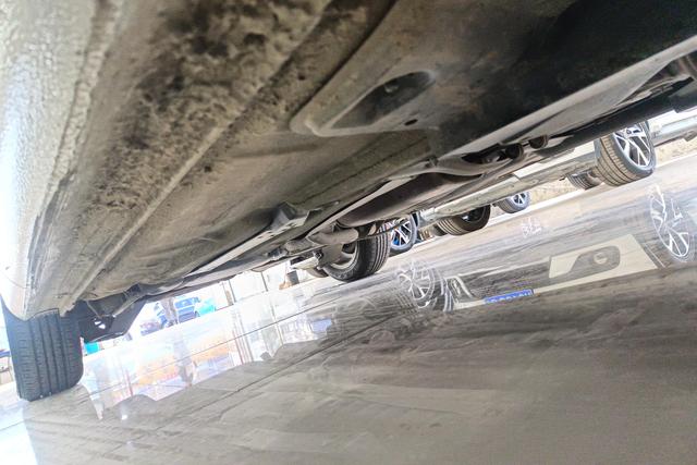 Skoda Rapid 2017 car image #8