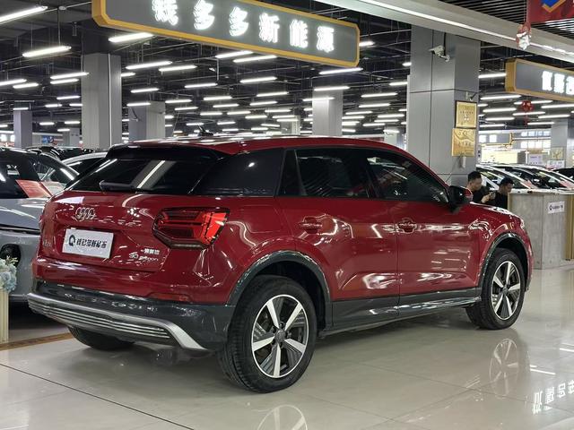 Audi Q2L e-tron 2020 car image #8