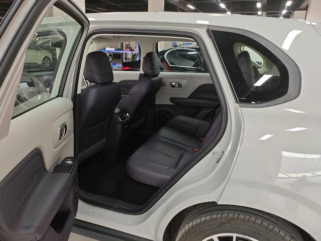 零跑汽车 零跑B10 2025 汽车图片 #8