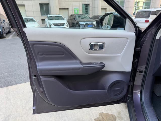 零跑汽车 零跑B10 2025 汽车图片 #8