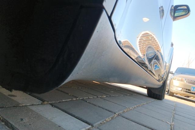 Tesla Model Y 2023 car image #8