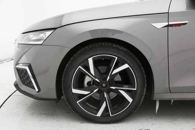 Skoda Octavia 2023 #8 Skoda Octavia 2023 car image #8