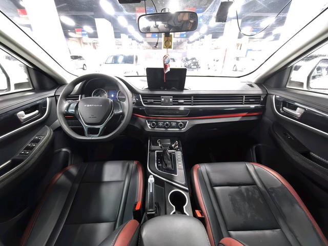 Forthing T5 EVO 2022 #8 Forthing T5 EVO 2022 car image #8