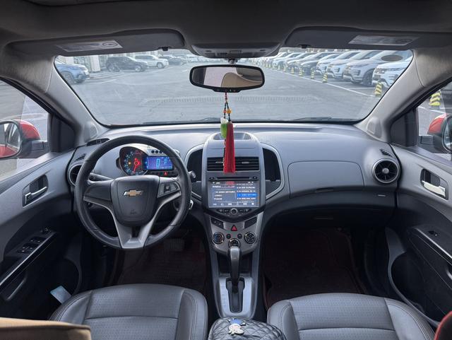 雪佛兰 爱唯欧 2012 汽车图片 #8