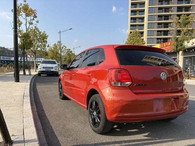 Volkswagen Polo 2012 car image #8