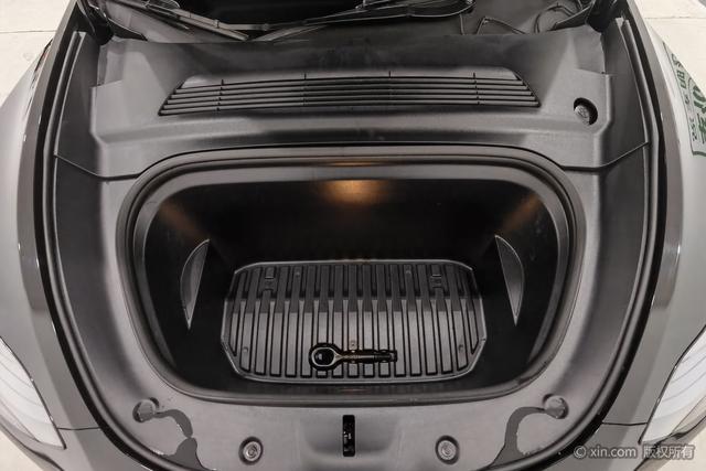 Tesla Model Y 2022 #8 Tesla Model Y 2022 car image #8