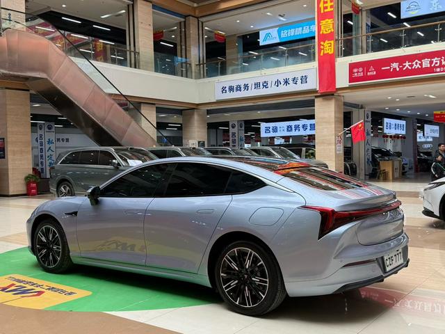 哪吒汽车 哪吒S 2023 汽车图片 #8