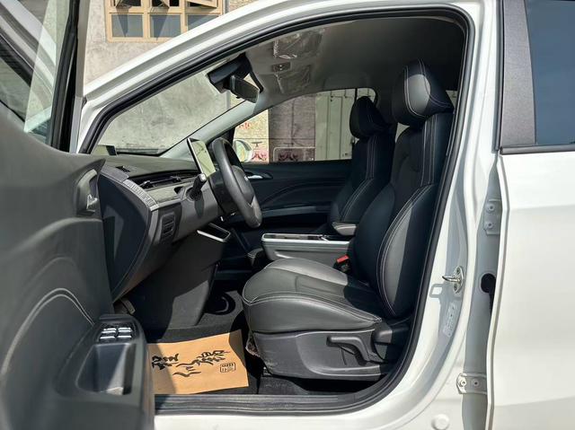 哪吒汽车 哪吒AYA 2024 汽车图片 #8