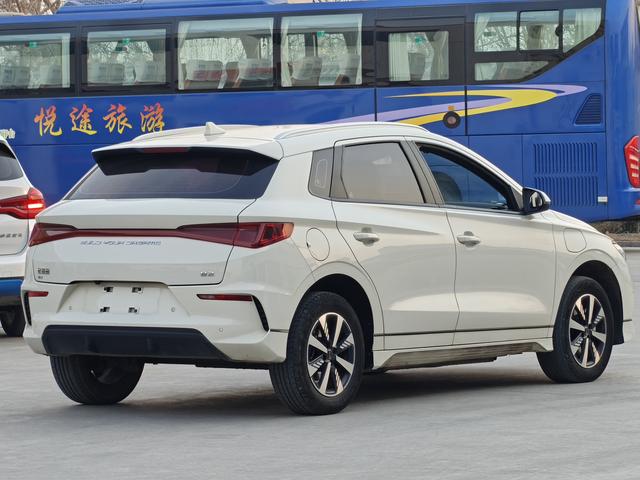 BYD e2 2023 immagine di auto #8