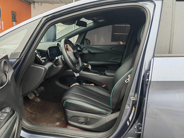 BYD Dolphin 2025 car image #8