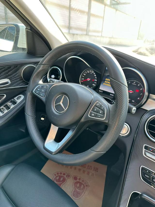 Mercedes-Benz C Class 2016 car image #8