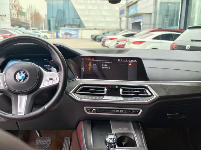 BMW X5 2023 صورة سيارة #8