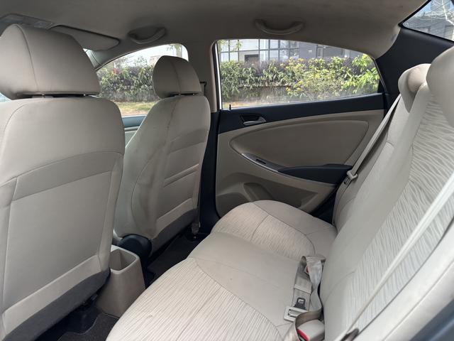 Hyundai Reina 2015 car image #8