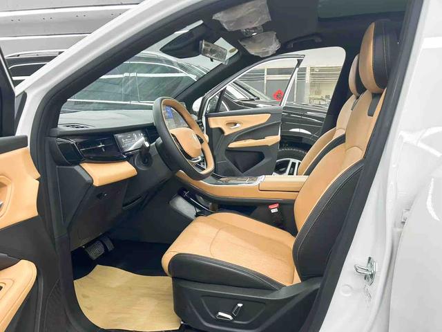 Livan 7 2025 car image #8