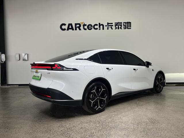 Deepal L07 2025 #8 Deepal L07 2025 car image #8