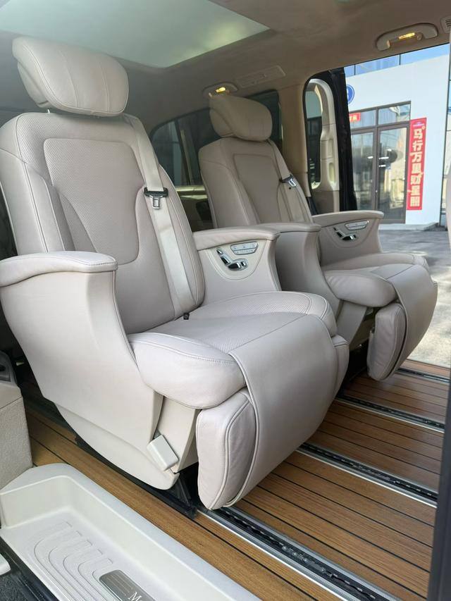 Mercedes-Benz V Class 2017 immagine di auto #8