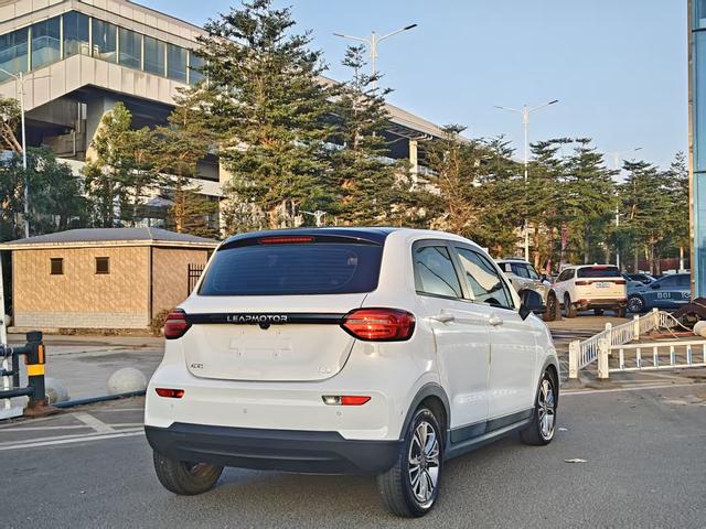 零跑汽车 零跑T03 2021 汽车图片 #8