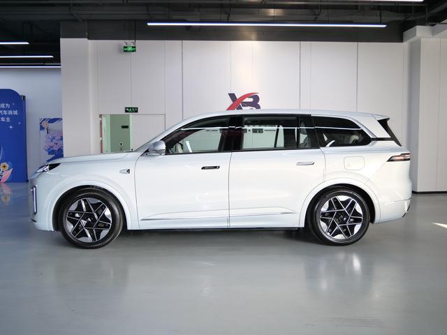 Deepal S09 2025 car image #8