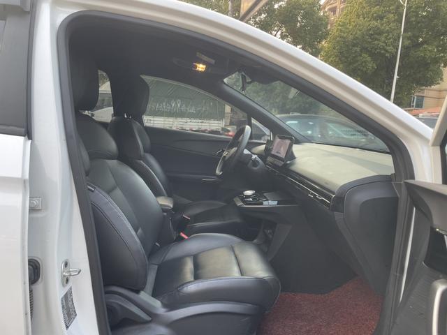 MG 4 EV 2023 #8 MG 4 EV 2023 car image #8