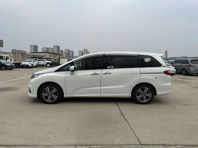 Honda ODYSSEY 2018 صورة سيارة #8