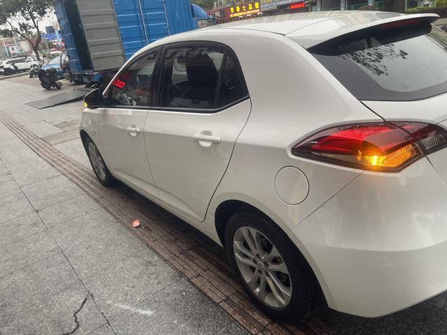 MG 5 2014 car image #8
