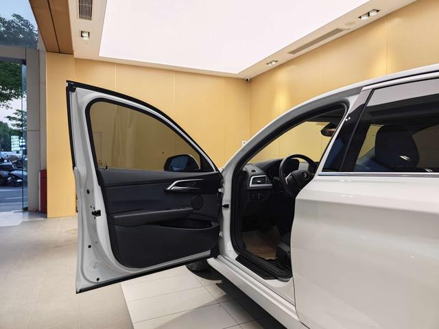 BMW 1 Series 2018 car image #8