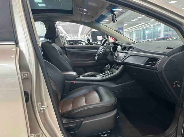 GEELY Emgrand GS 2016 car image #8