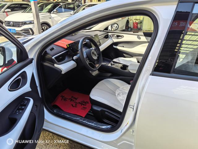 BYD Seal 05 DM-i 2025 car image #8