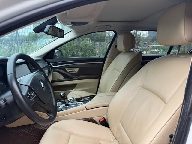 BMW 5 Series 2012 car image #8