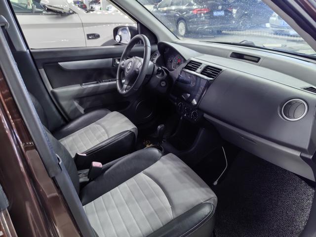 铃木 雨燕 2011 汽车图片 #8