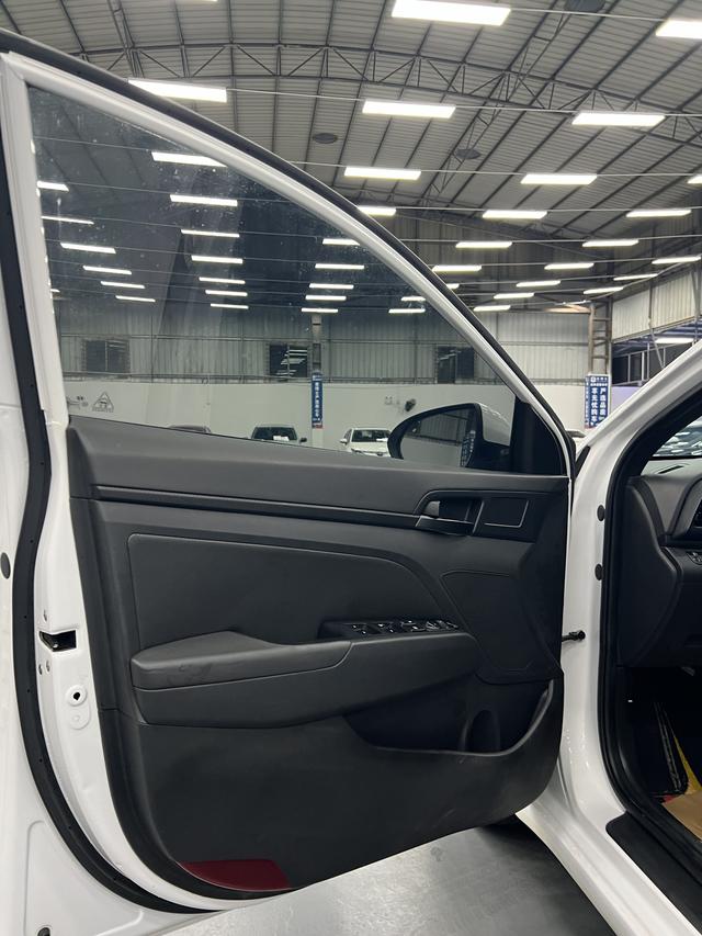 Hyundai Elantra AD 2019 immagine di auto #8