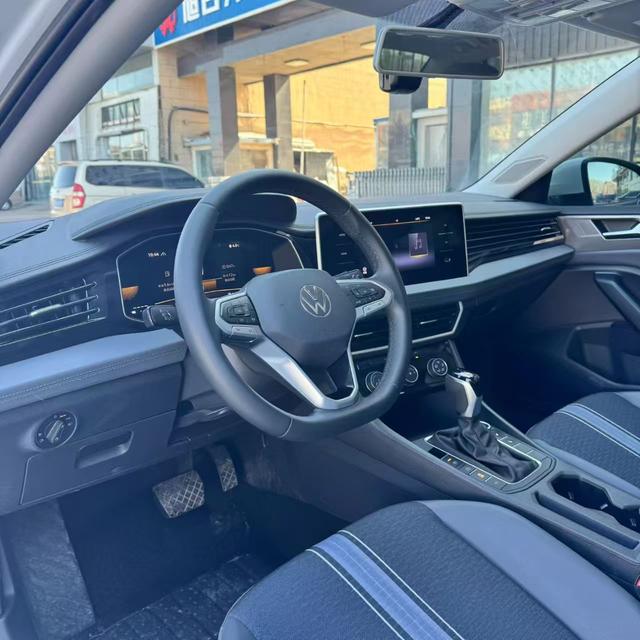 Volkswagen Sagitar 2024 car image #8