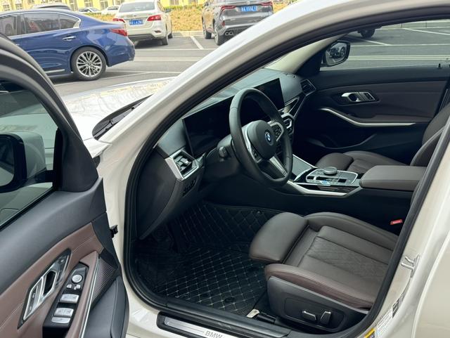 BMW i3 2023 immagine di auto #8