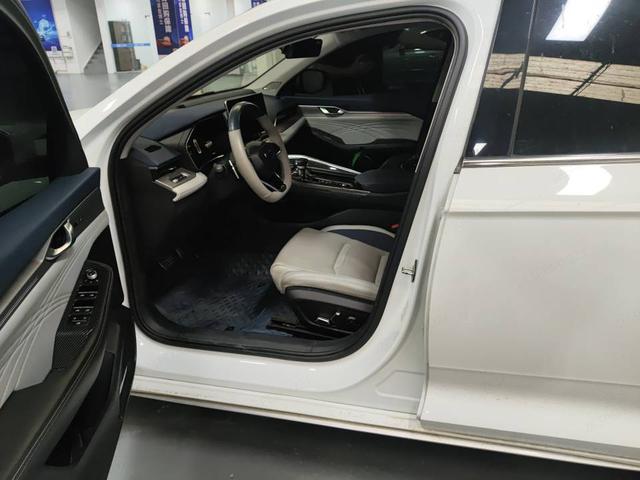 GEELY 2021 car image #8