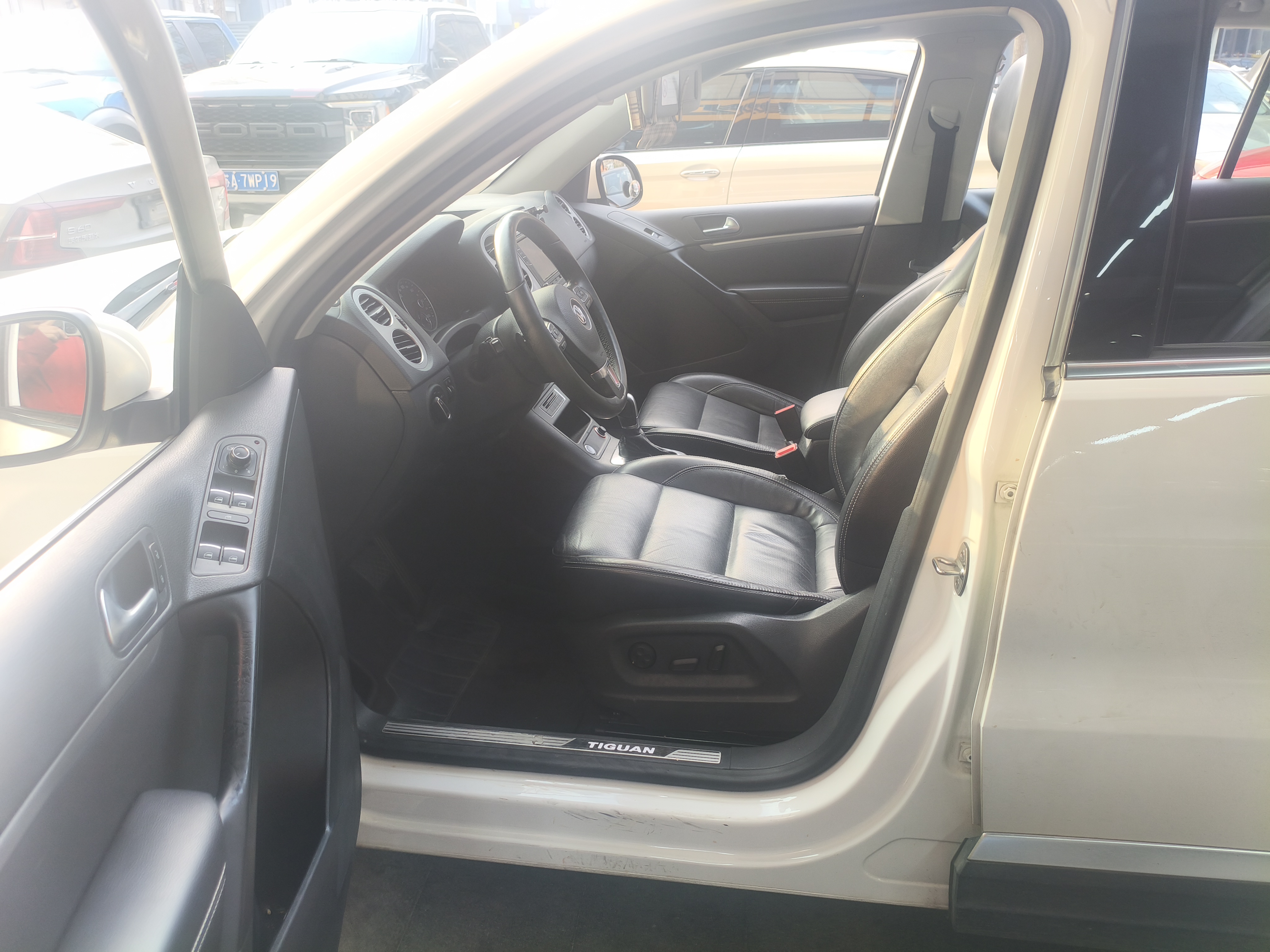 Volkswagen Tiguan 2016 car image #8