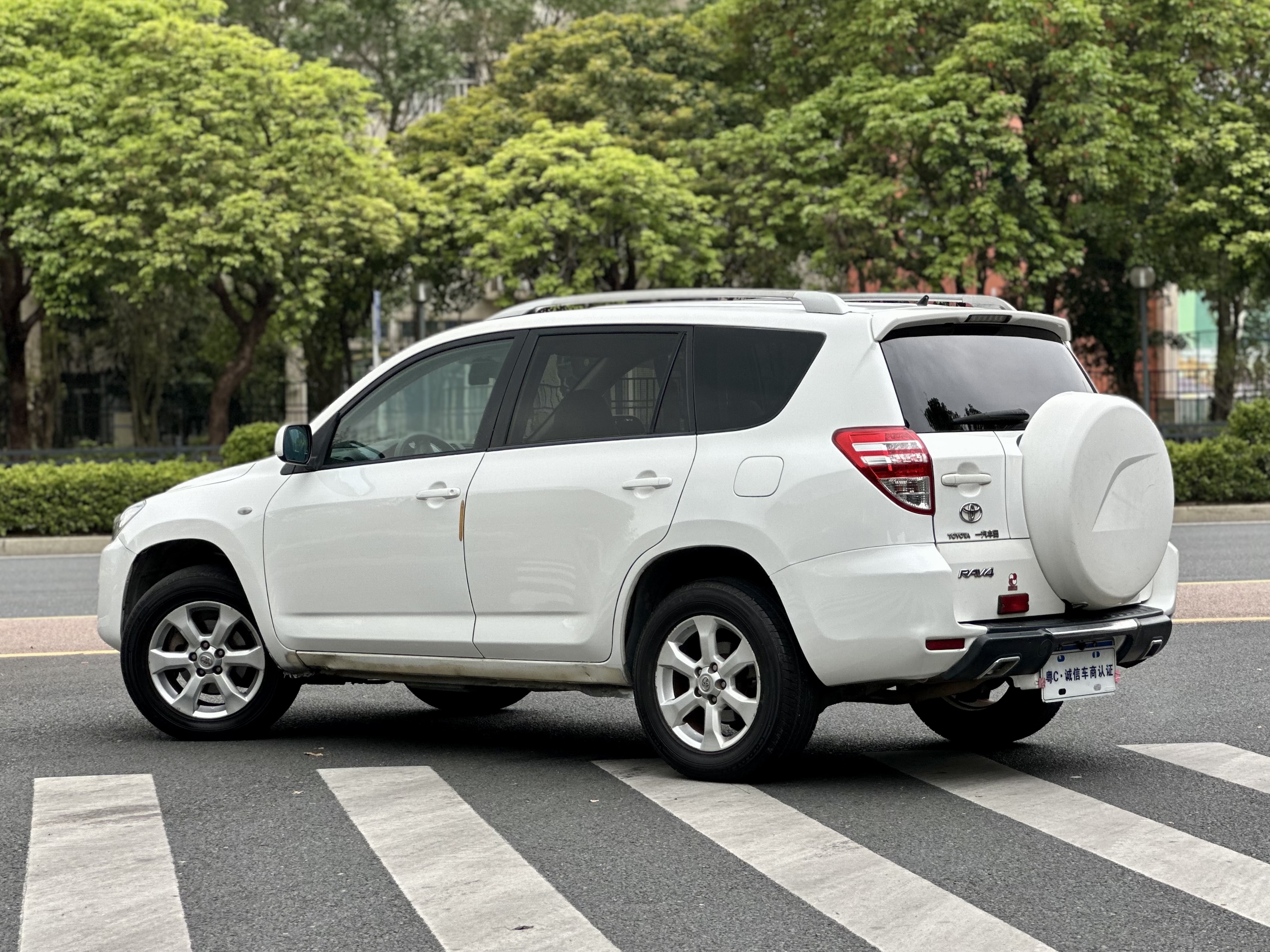 Toyota RAV4 2012 imagem de carro #8