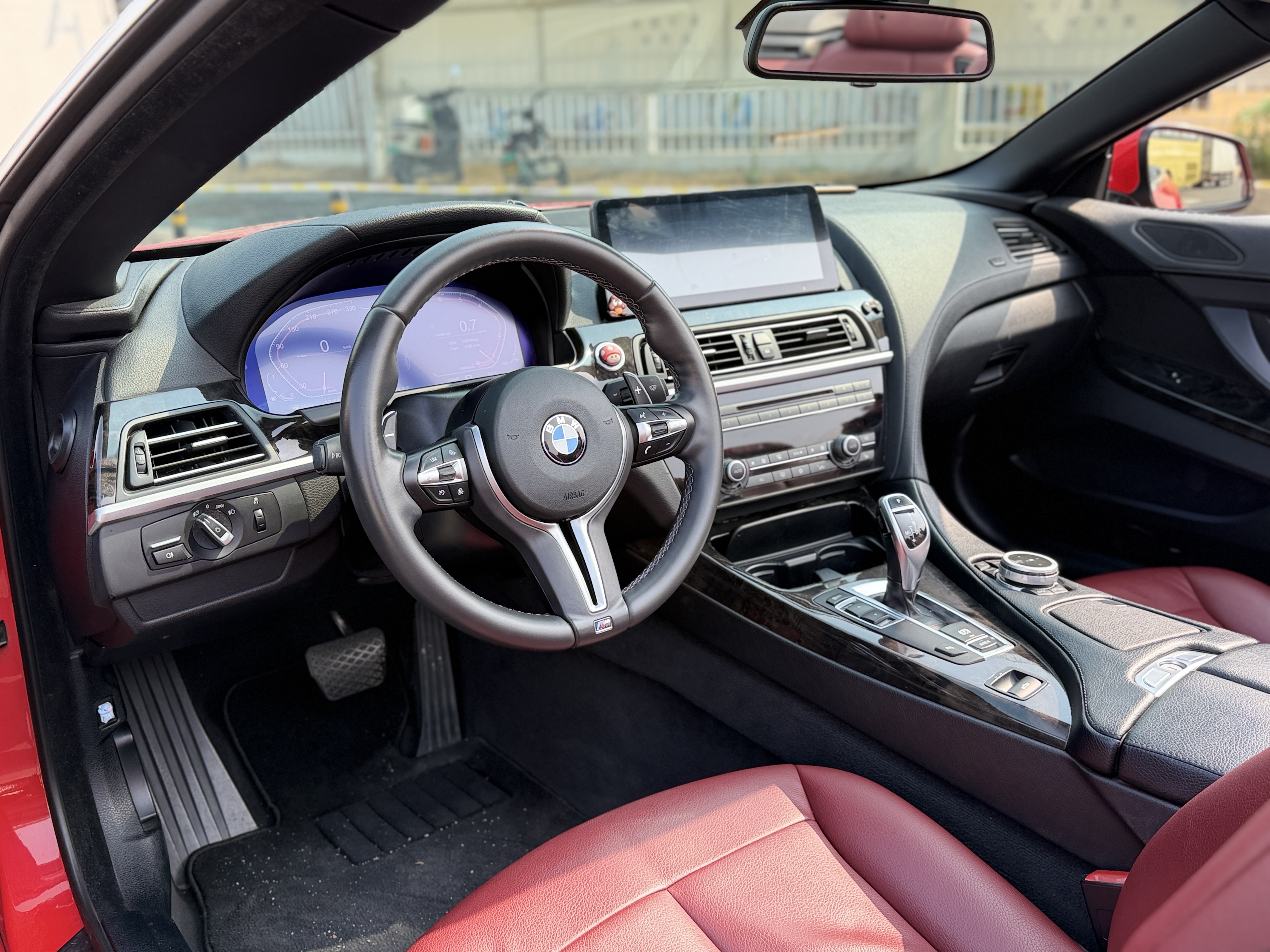 BMW 6 Series 2011 car image #8