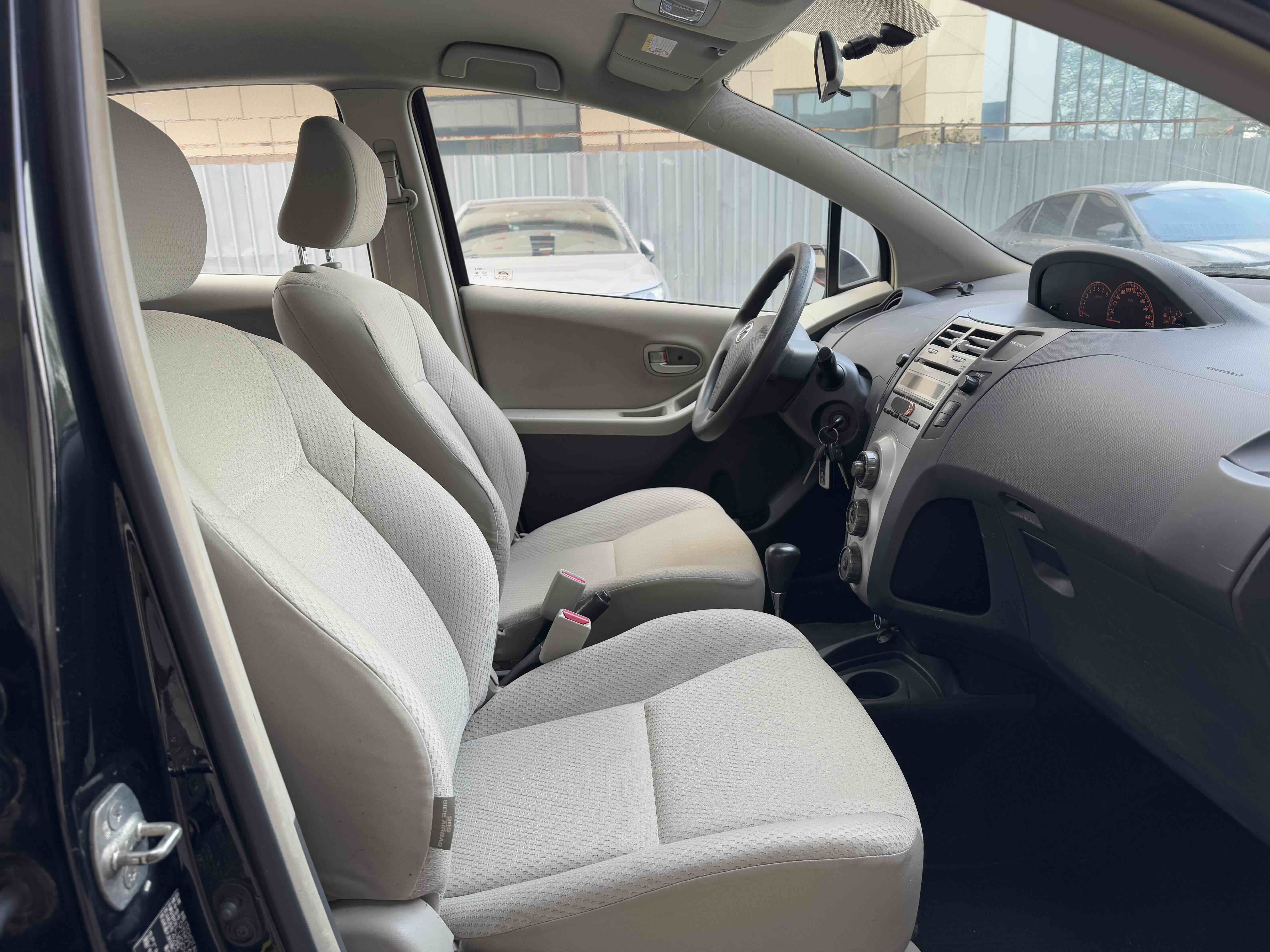 Toyota Yaris 2009 car image #8