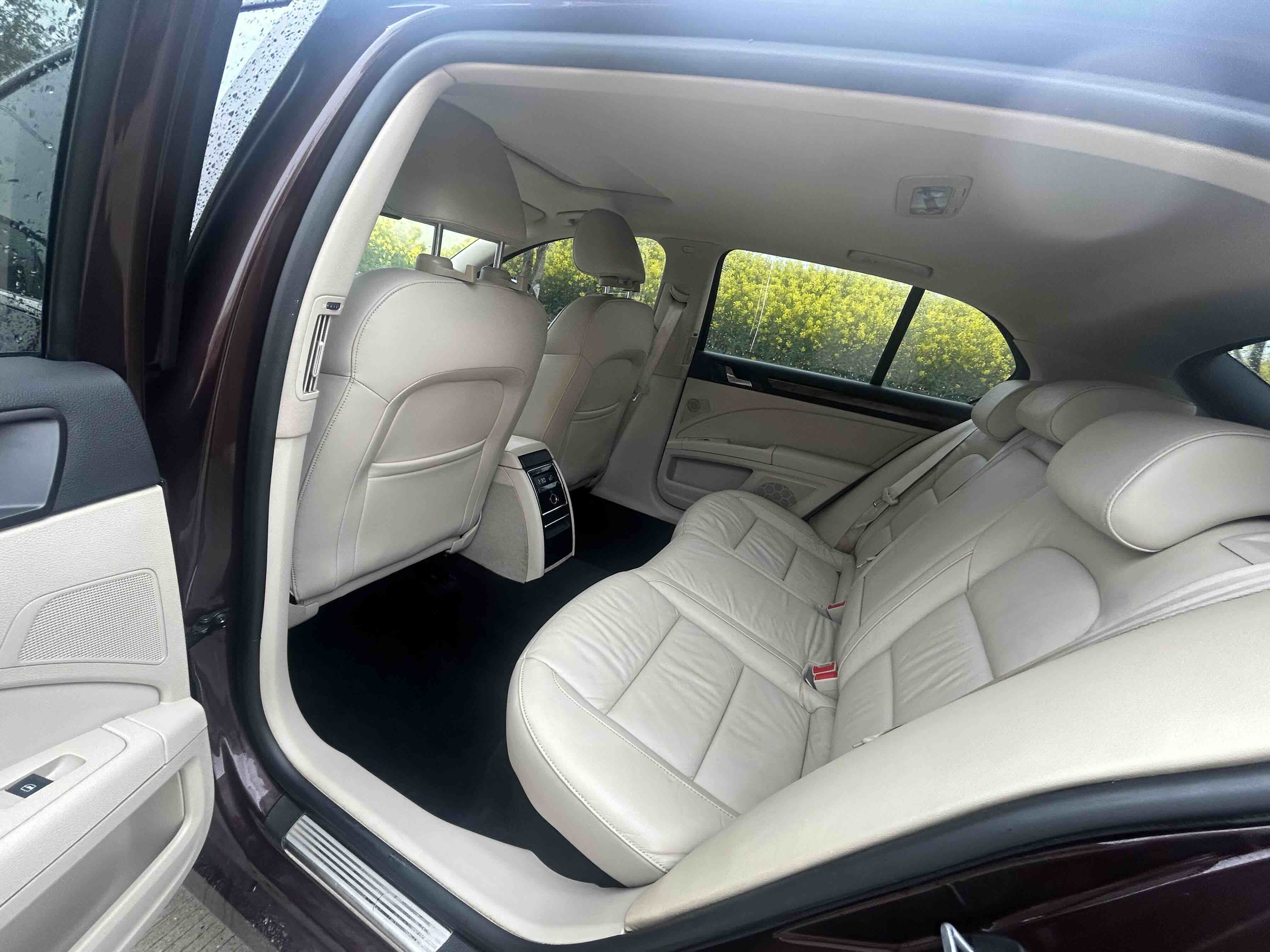 Skoda Superb 2013 car image #8