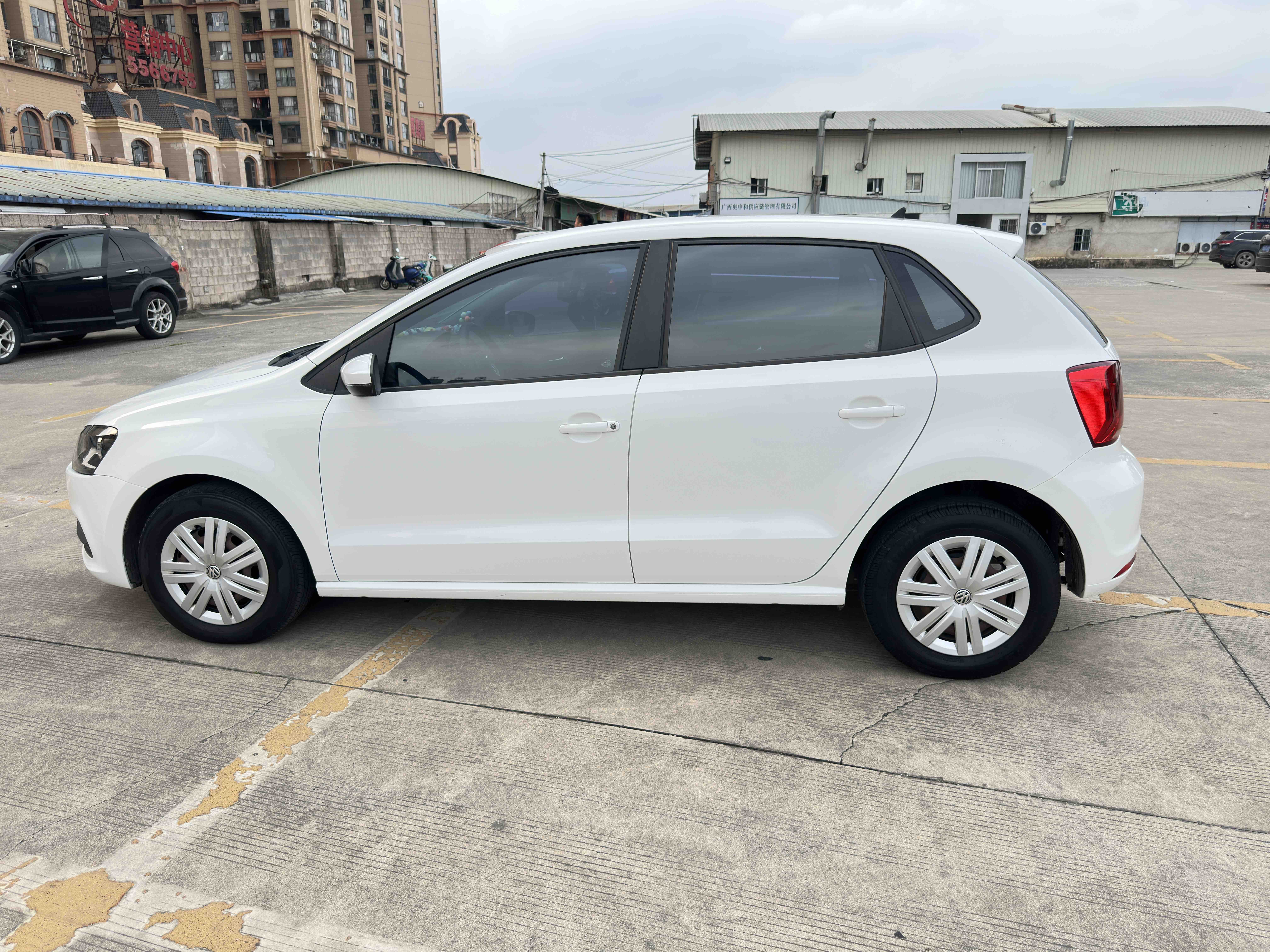 Polo 2017 car image #8