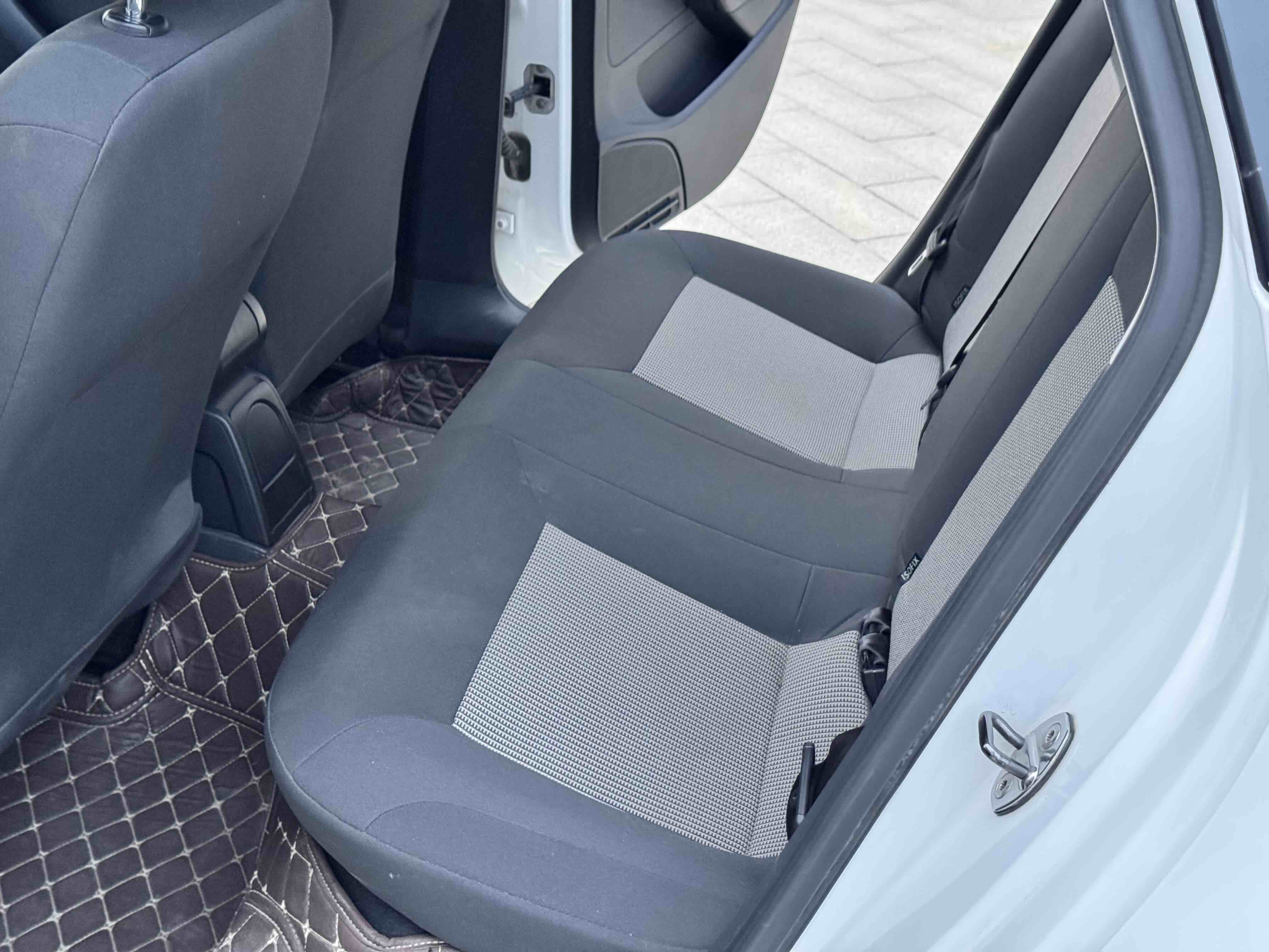 Volkswagen Polo 2019 car image #8