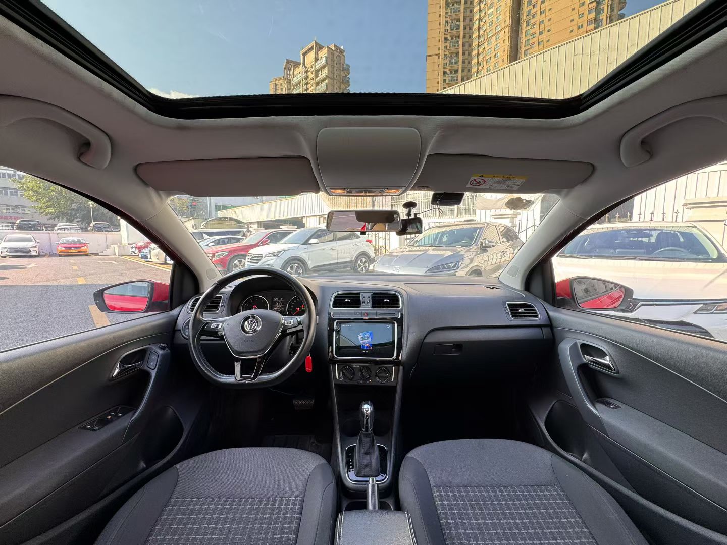 Polo 2018 car image #8