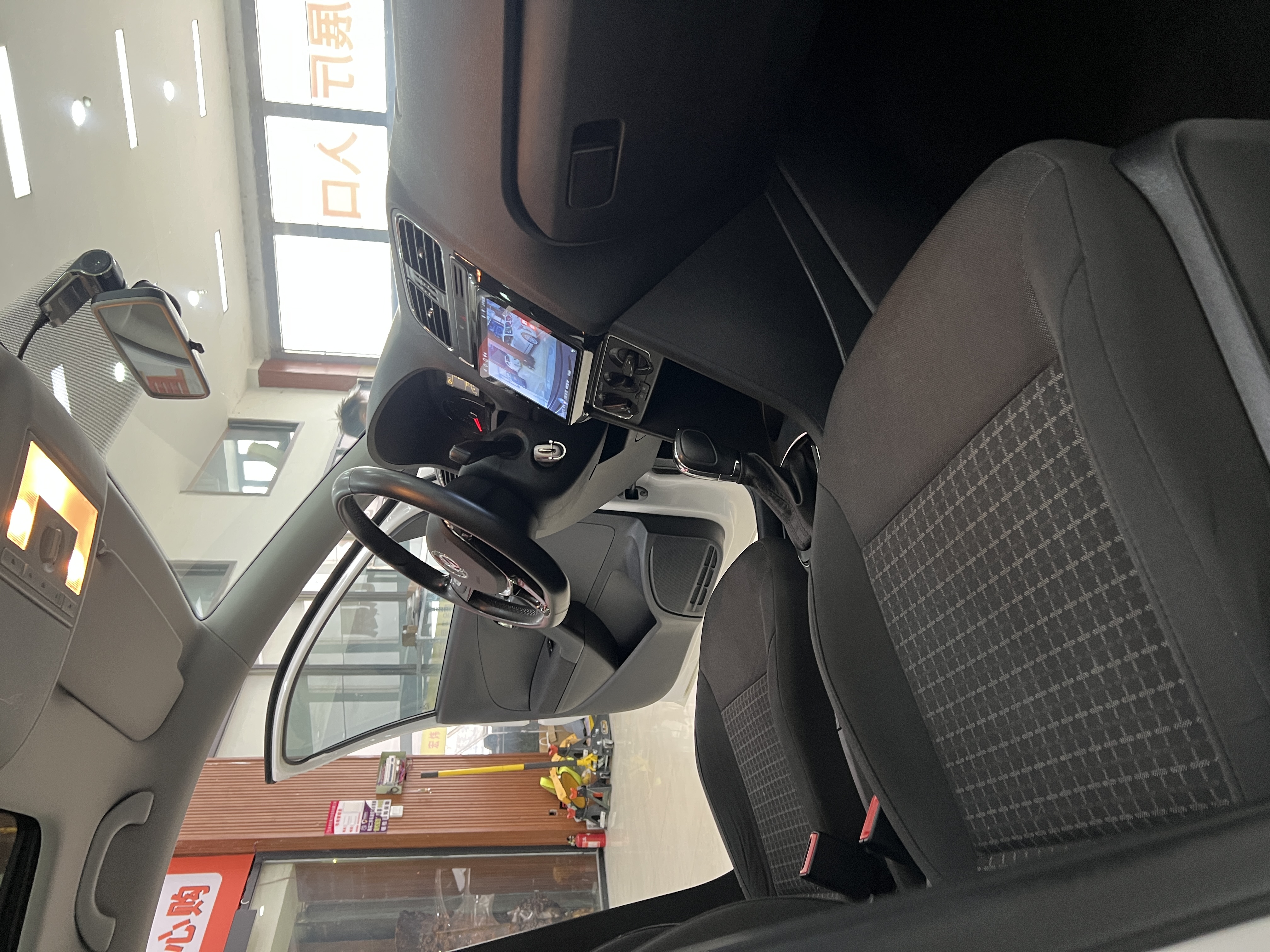 Polo 2017 car image #8