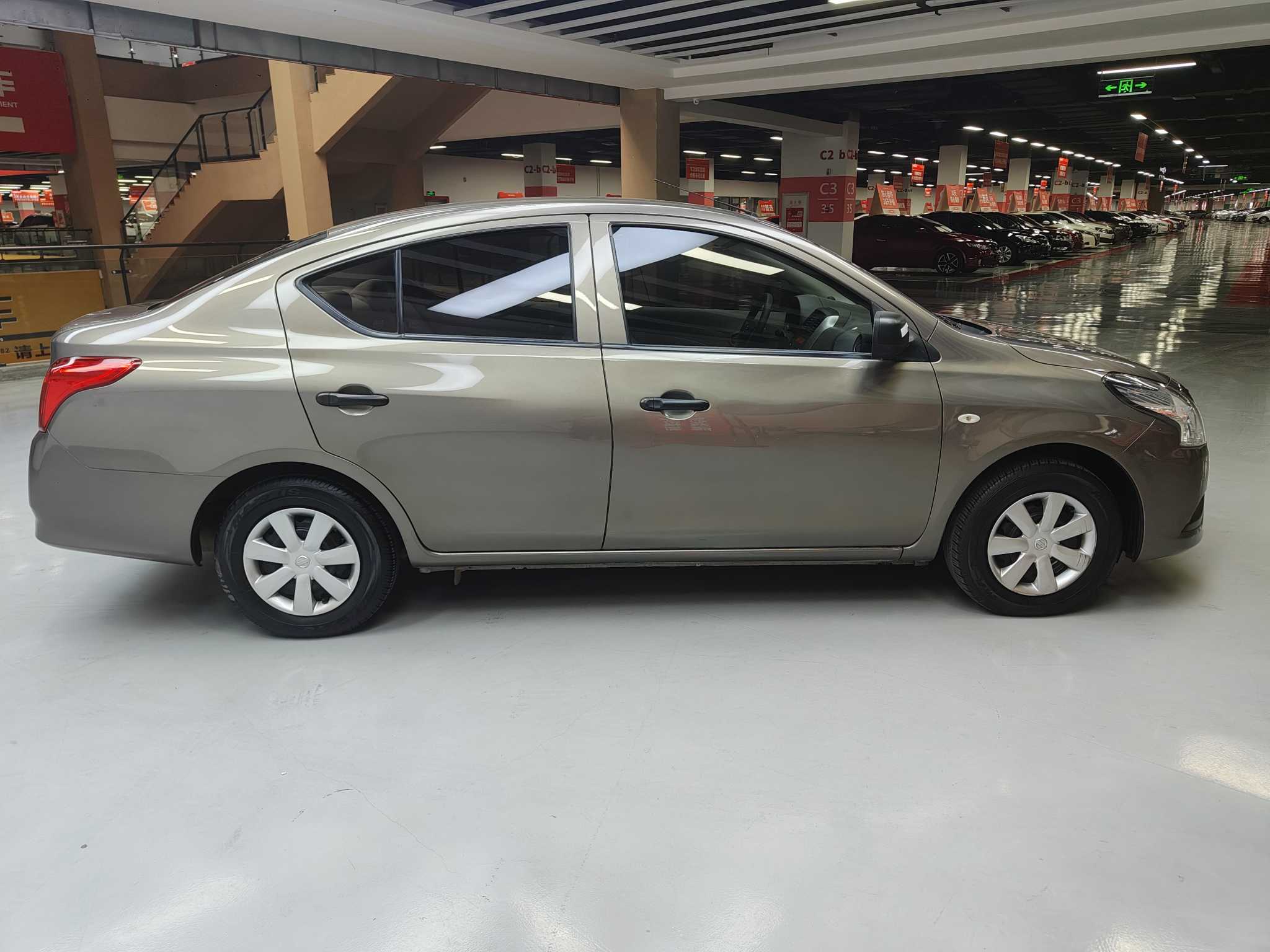 Nissan Sunny 2016 #8 Nissan Sunny 2016 car image #8