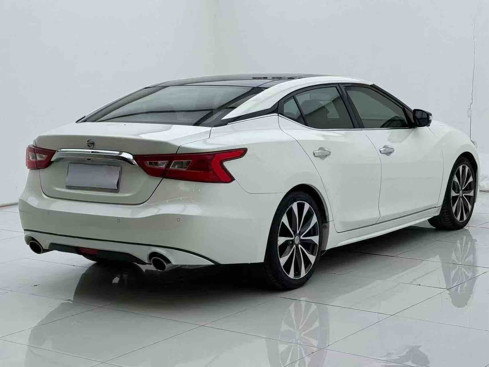 Nissan Maxima 2018 immagine di auto #8