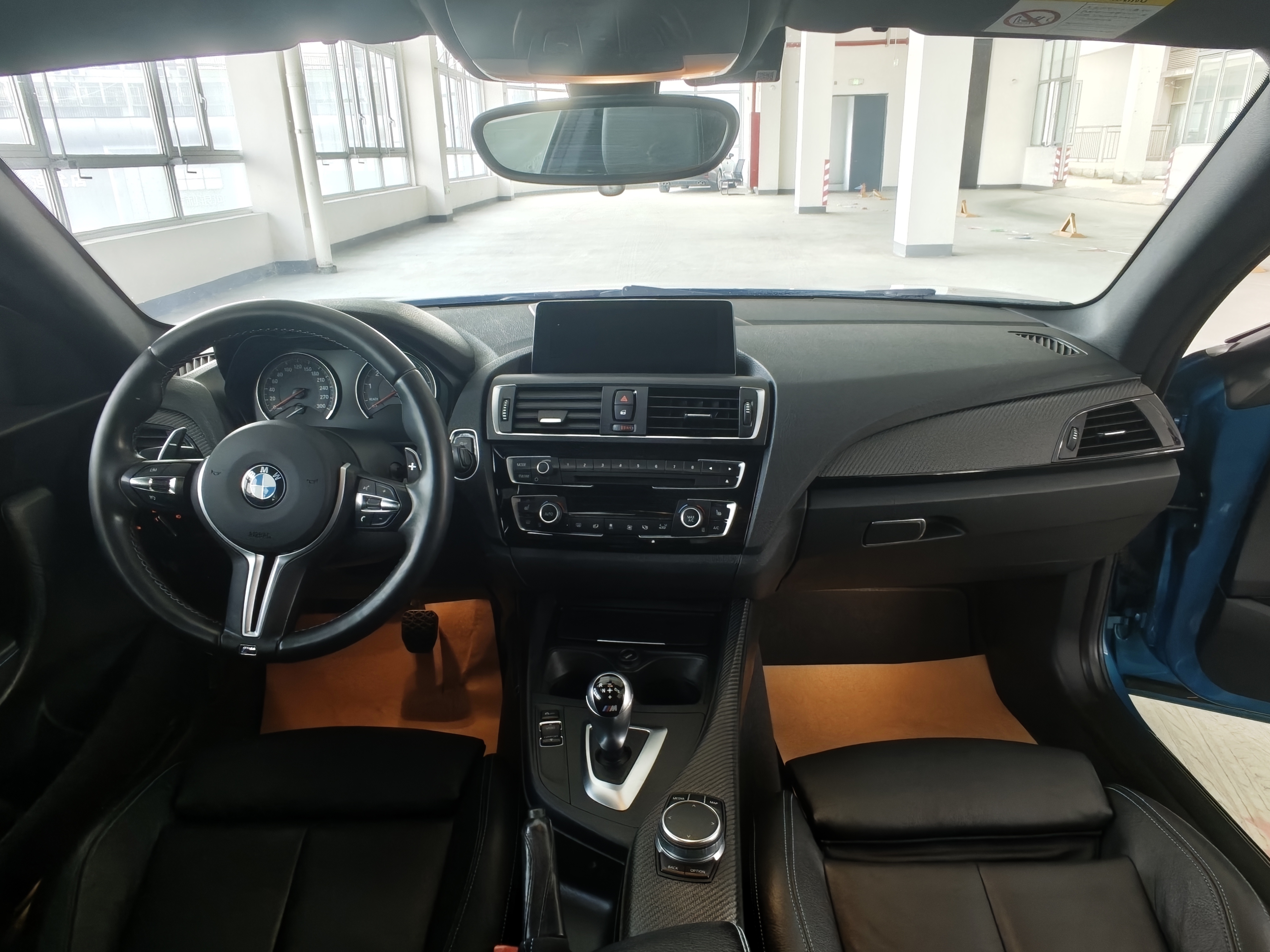 BMW M2 2017 car image #8