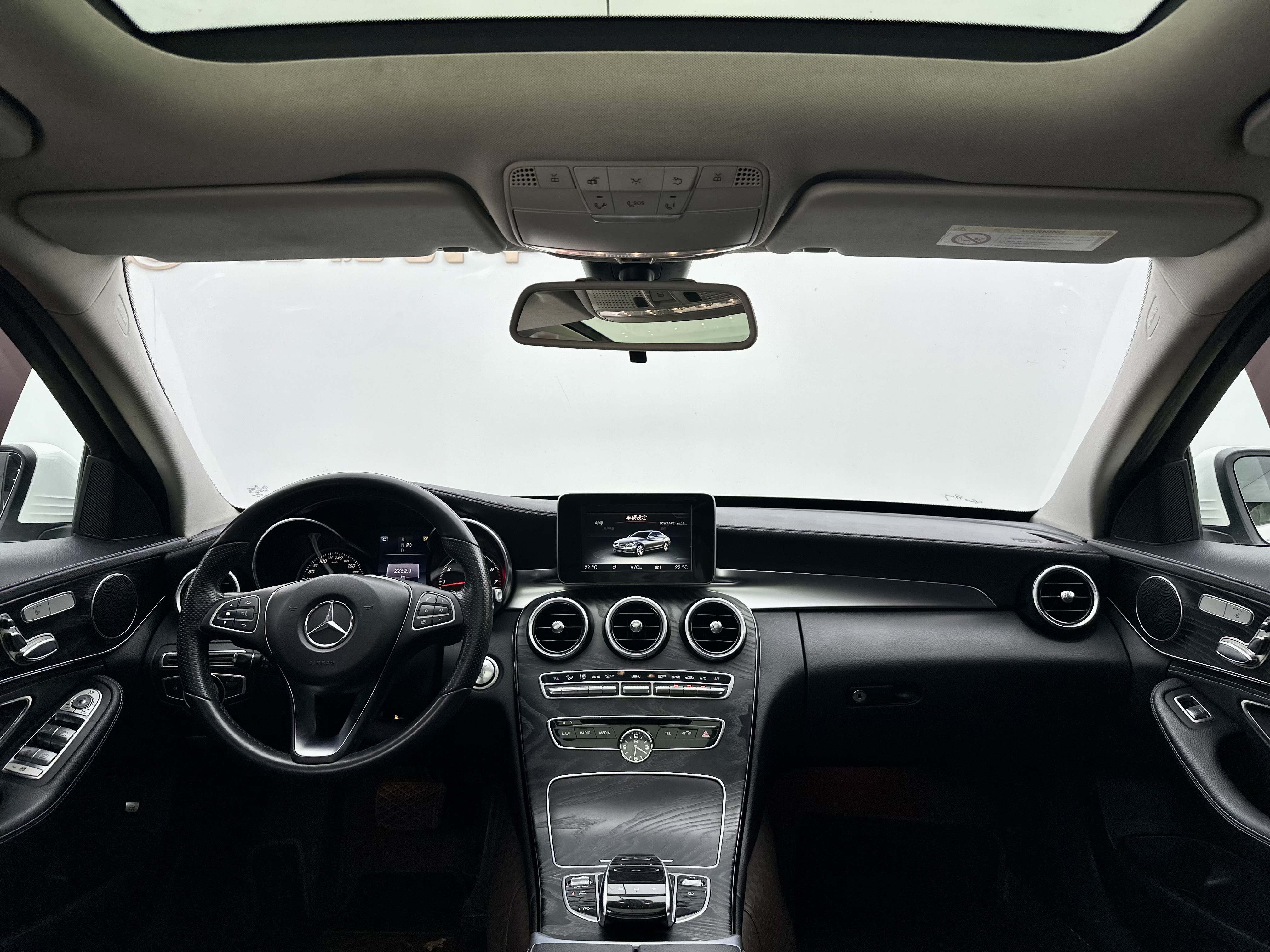 Mercedes-Benz C Class 2016 car image #8