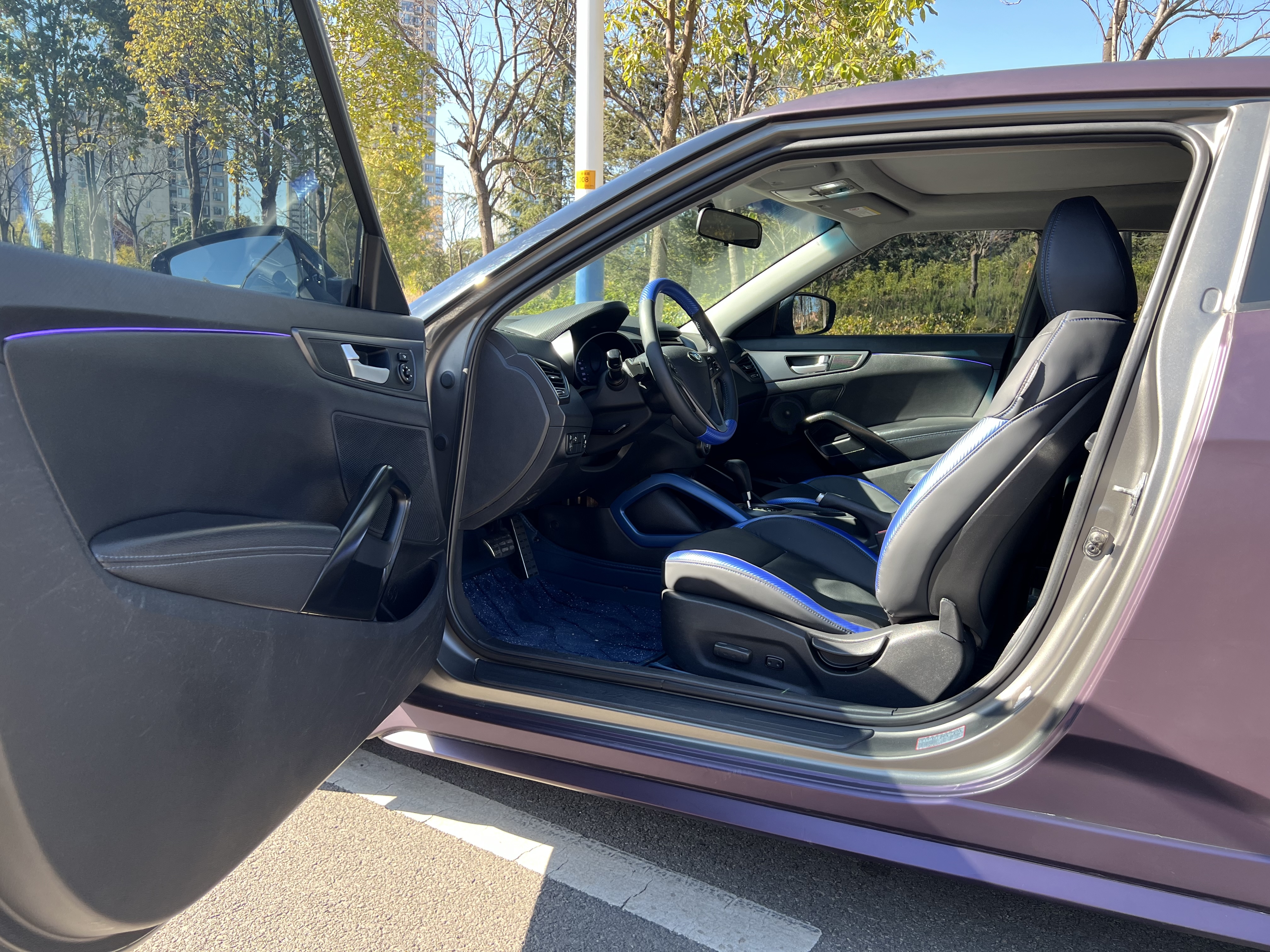 Hyundai Veloster 2013 #8 Hyundai Veloster 2013 car image #8