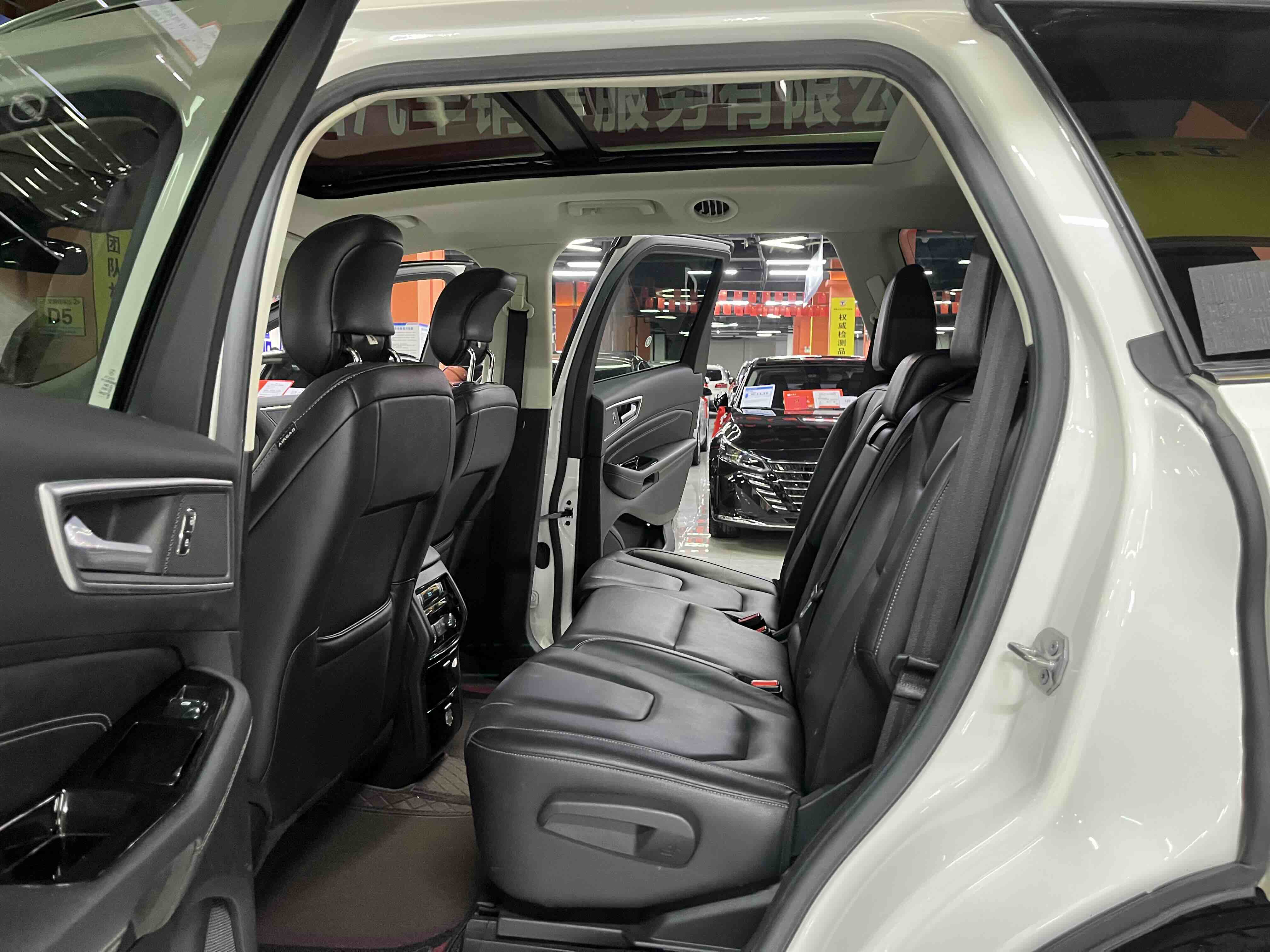 Ford Edge 2017 صورة سيارة #8