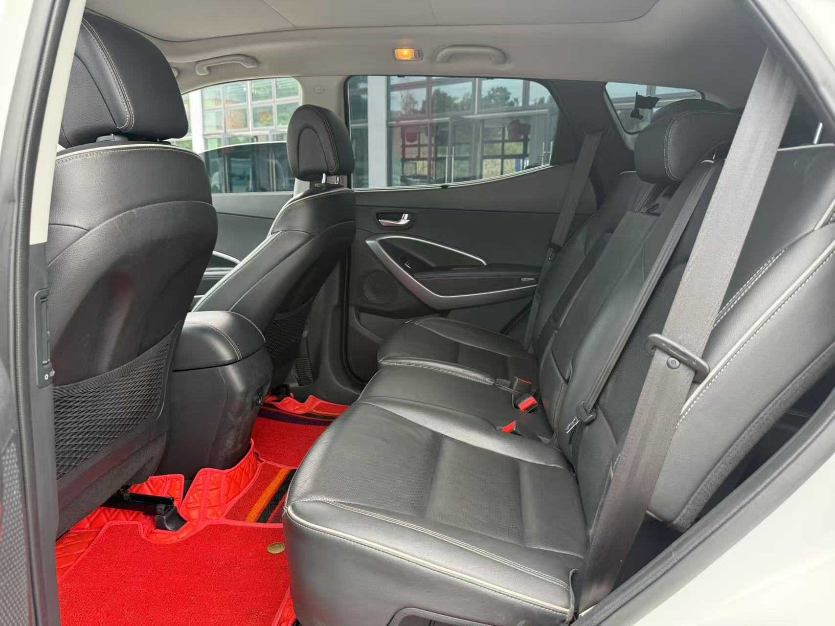 Hyundai Santa Fe 2018 car image #8